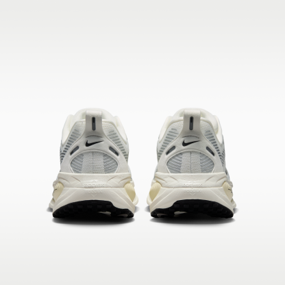 Nike Vomero 18 - Summit White/Coconut Milk/Coconut Milk/Μαύρο - 6