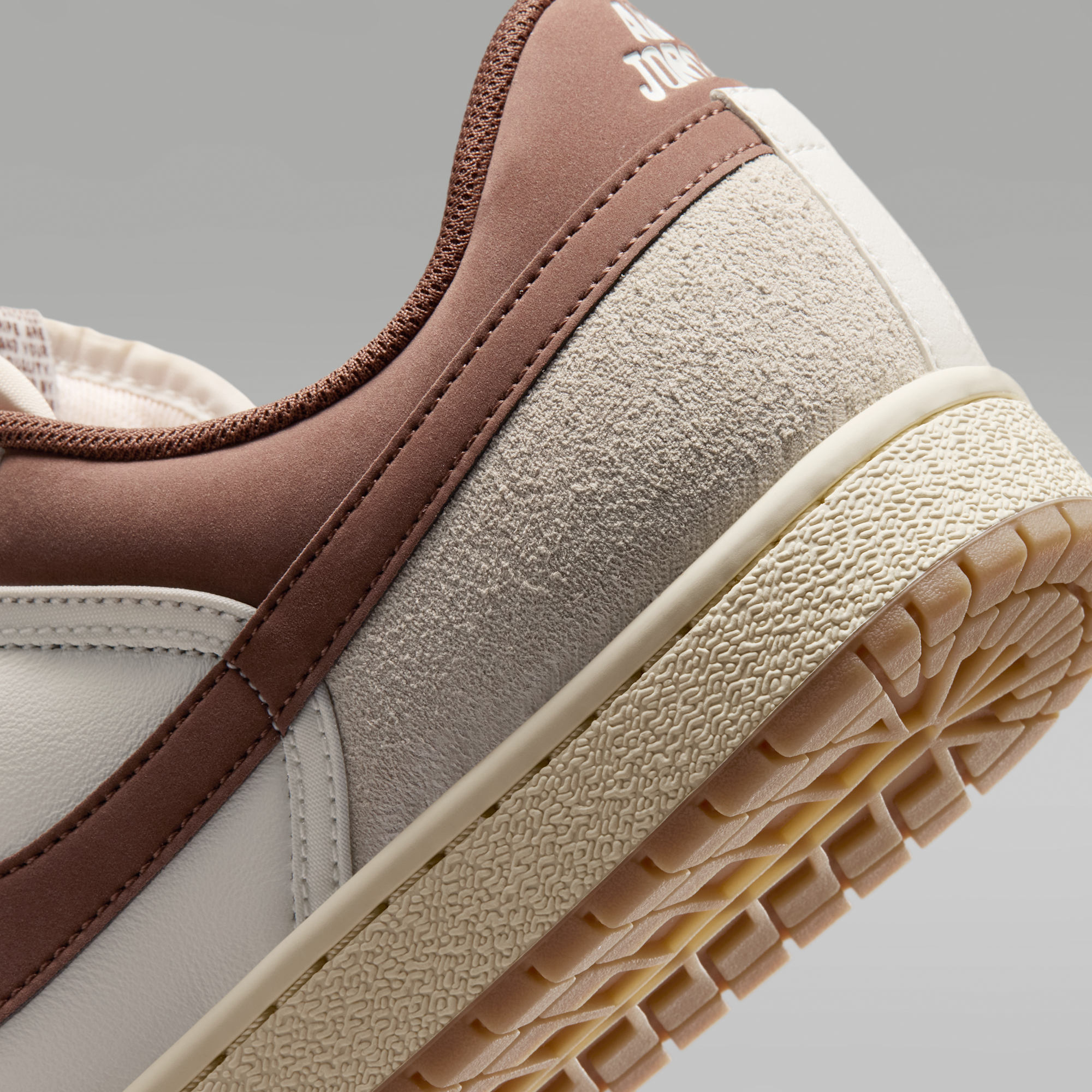 Air Jordan Skyline Low LE - Sail/Light Orewood Brown/Muslin/Fauna Brown - 8
