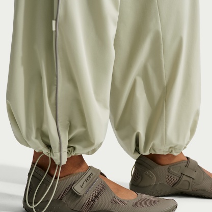 NikeSKIMS Stretch Nylon - NikeSKIMS Stretch Nylon Oversize-Hose (Damen)