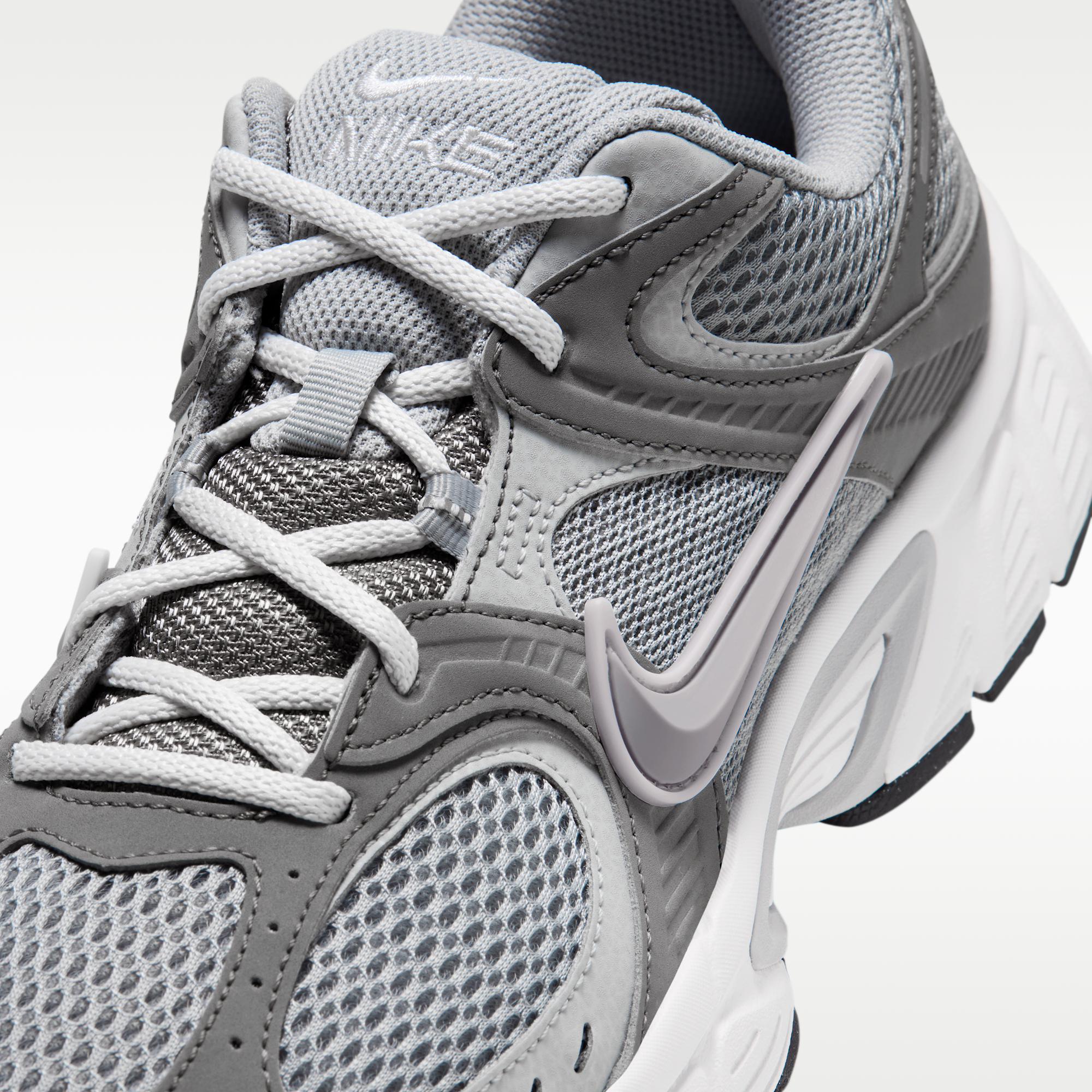 Nike V5 RNR - Particle Grey/Flat Pewter/Platinum Tint/Light Smoke Grey - 7