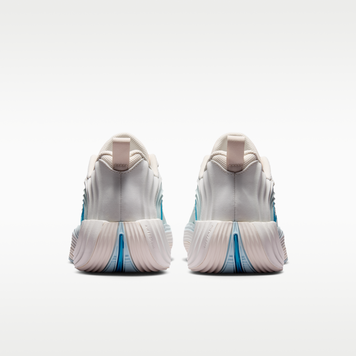 Giannis Immortality 5 - Sail/Glacier Blue/Chalk/Light Current Blue - 6