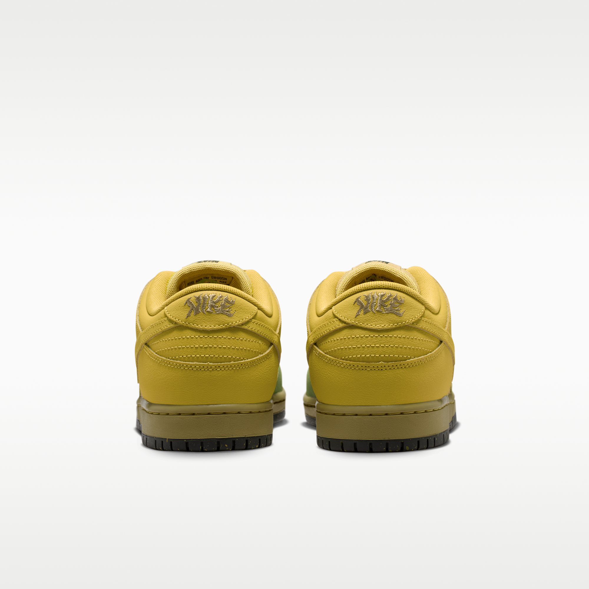 Nike SB Dunk Low Pro - Saffron Quartz/Pear/Buff Gold/Saffron Quartz - 6
