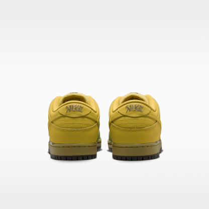 Nike SB Dunk Low Pro - Saffron Quartz/Pear/Buff Gold/Saffron Quartz - 6
