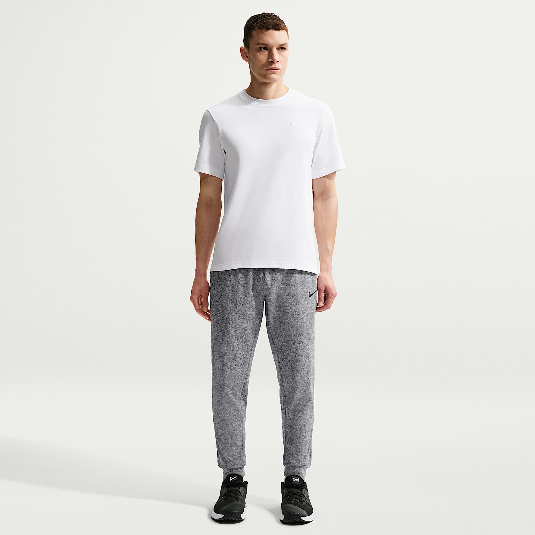 Nike Primary - Nike Primary vielseitiges Nike Dri-FIT Kurzarm-Oberteil für Herren