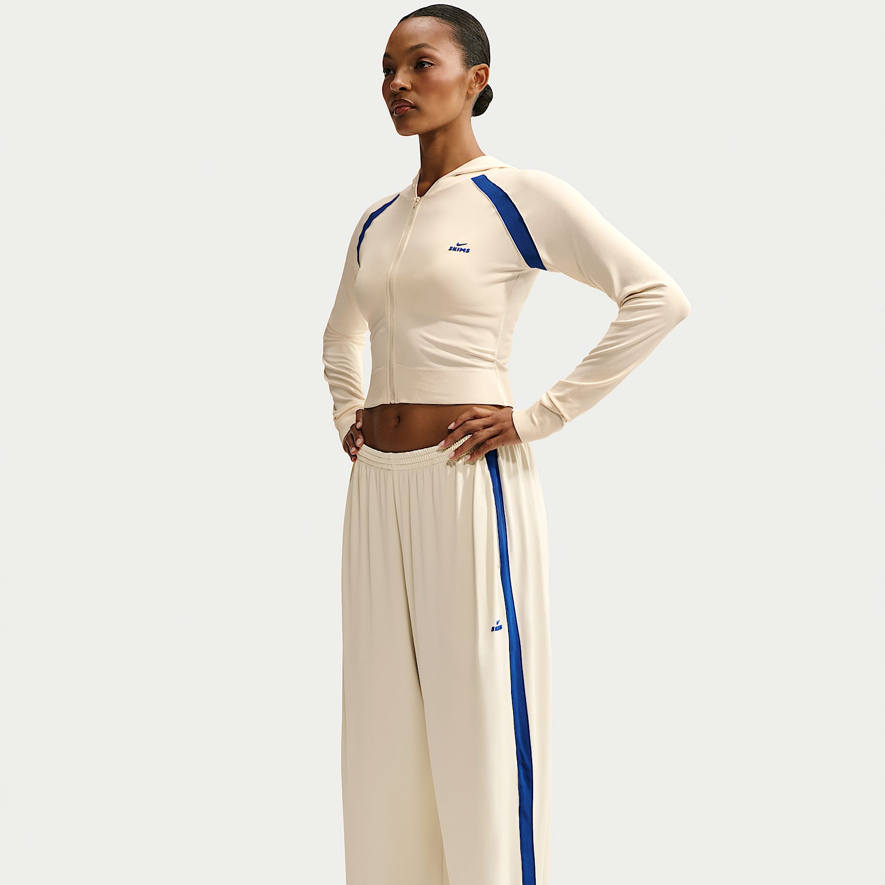 NikeSKIMS dehnbares Strickmaterial - NikeSKIMS Hose aus dehnbarem Strickmaterial mit weitem Bein (Damen)
