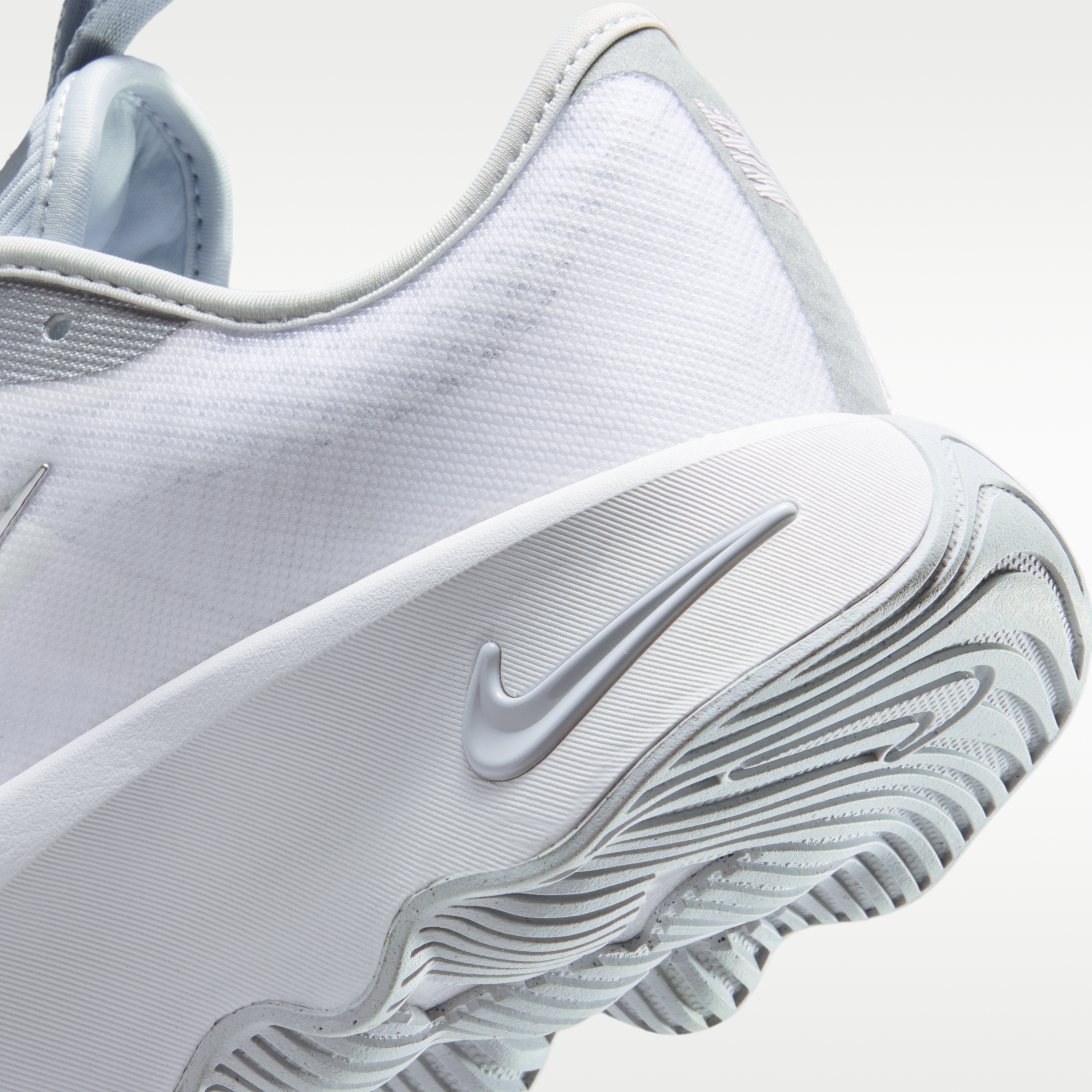 Nike Motiva 2 - Λευκό/Pure Platinum/Metallic Silver - 8