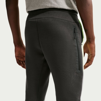 Nike Tech - Nike Tech Fleece-Jogger (Herren)
