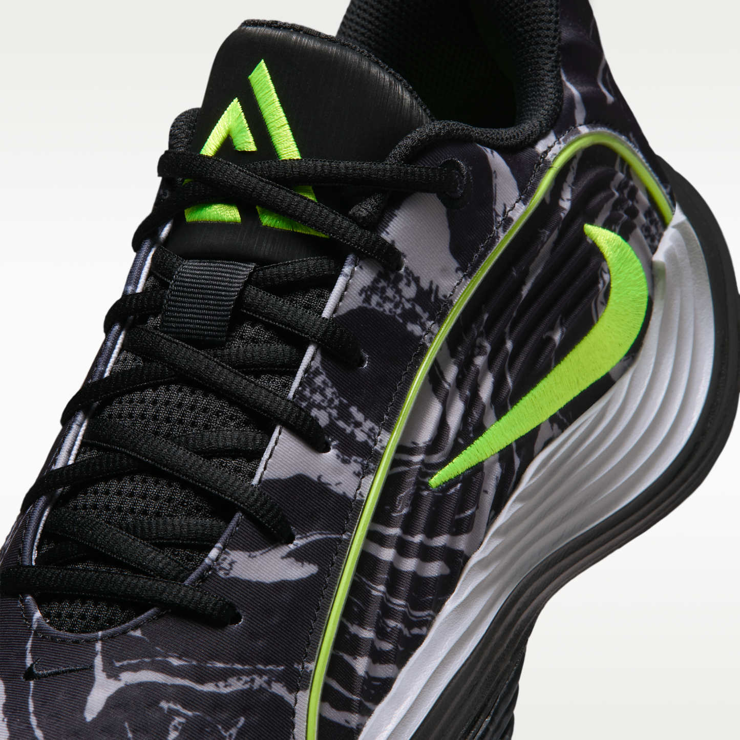 Giannis Immortality 5 - Μαύρο/Light Smoke Grey/Volt - 7