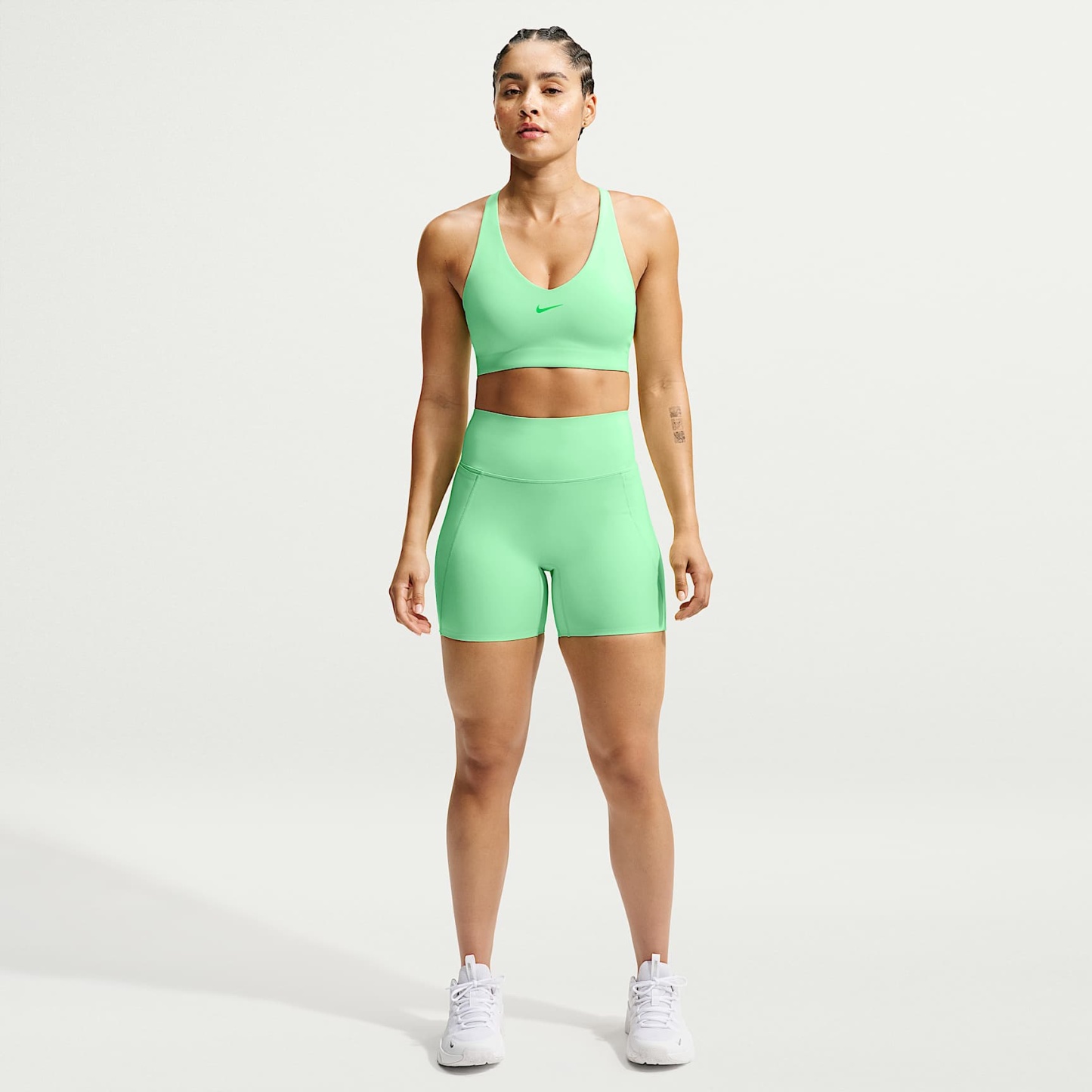 Nike Universa - Nike Universa Bike Shorts mit hohem Bund und ohne Frontnaht (Damen, ca. 12,5 cm)