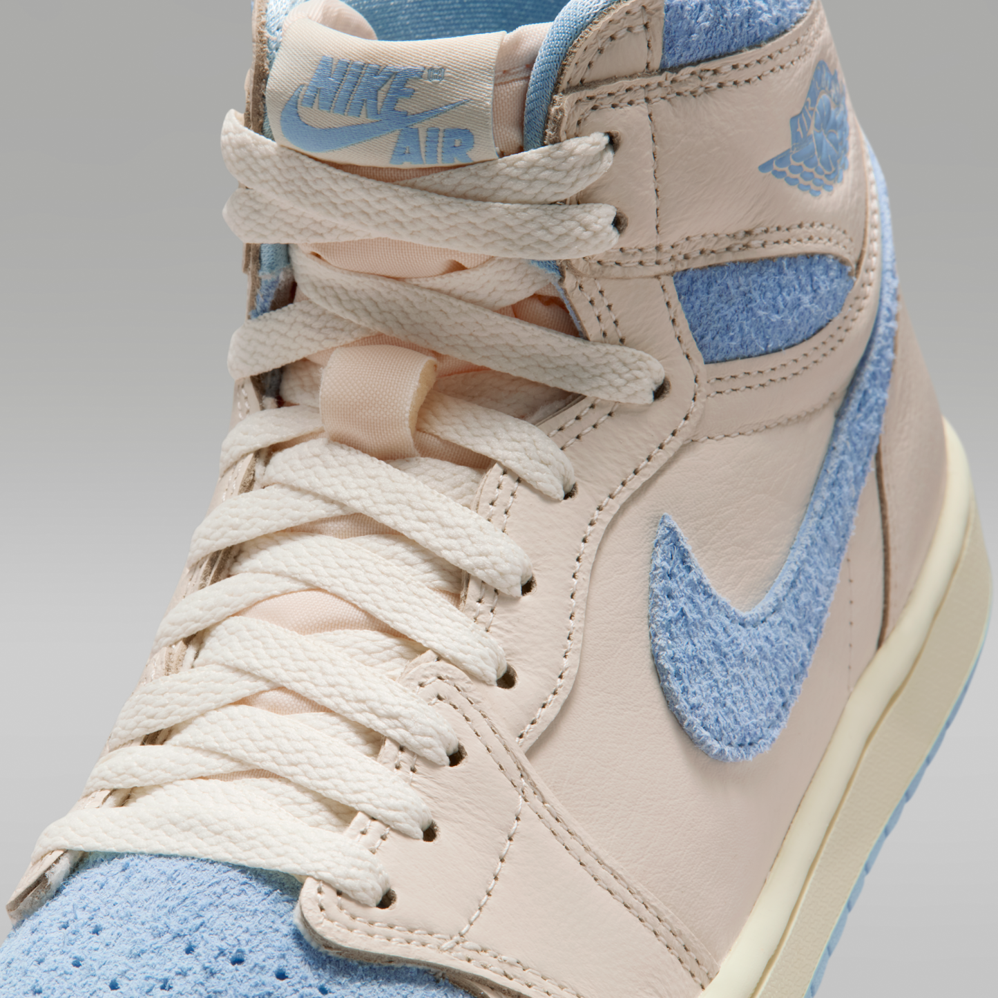 Air Jordan 1 Retro High OG - Pale Ivory/Coconut Milk/Psychic Blue - 7
