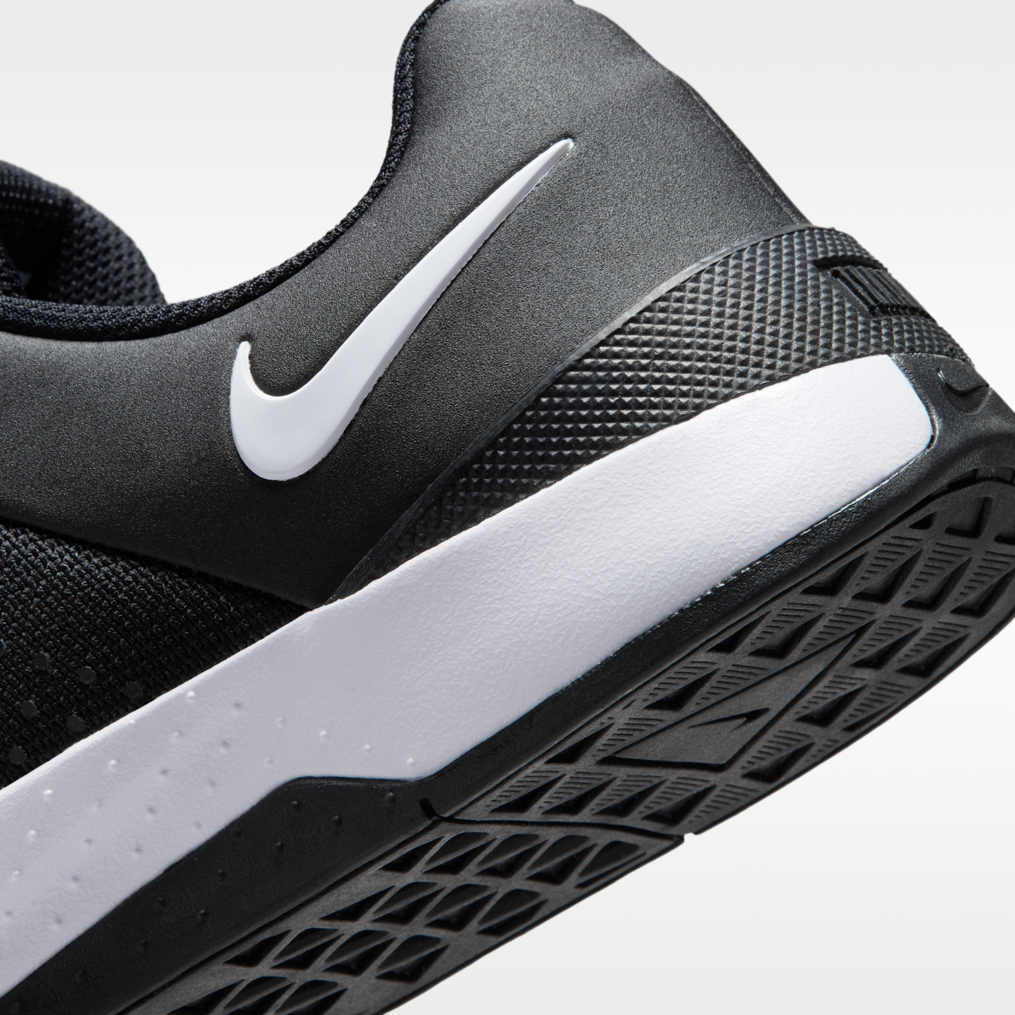 Nike MC Trainer 4 - Μαύρο/Λευκό - 8