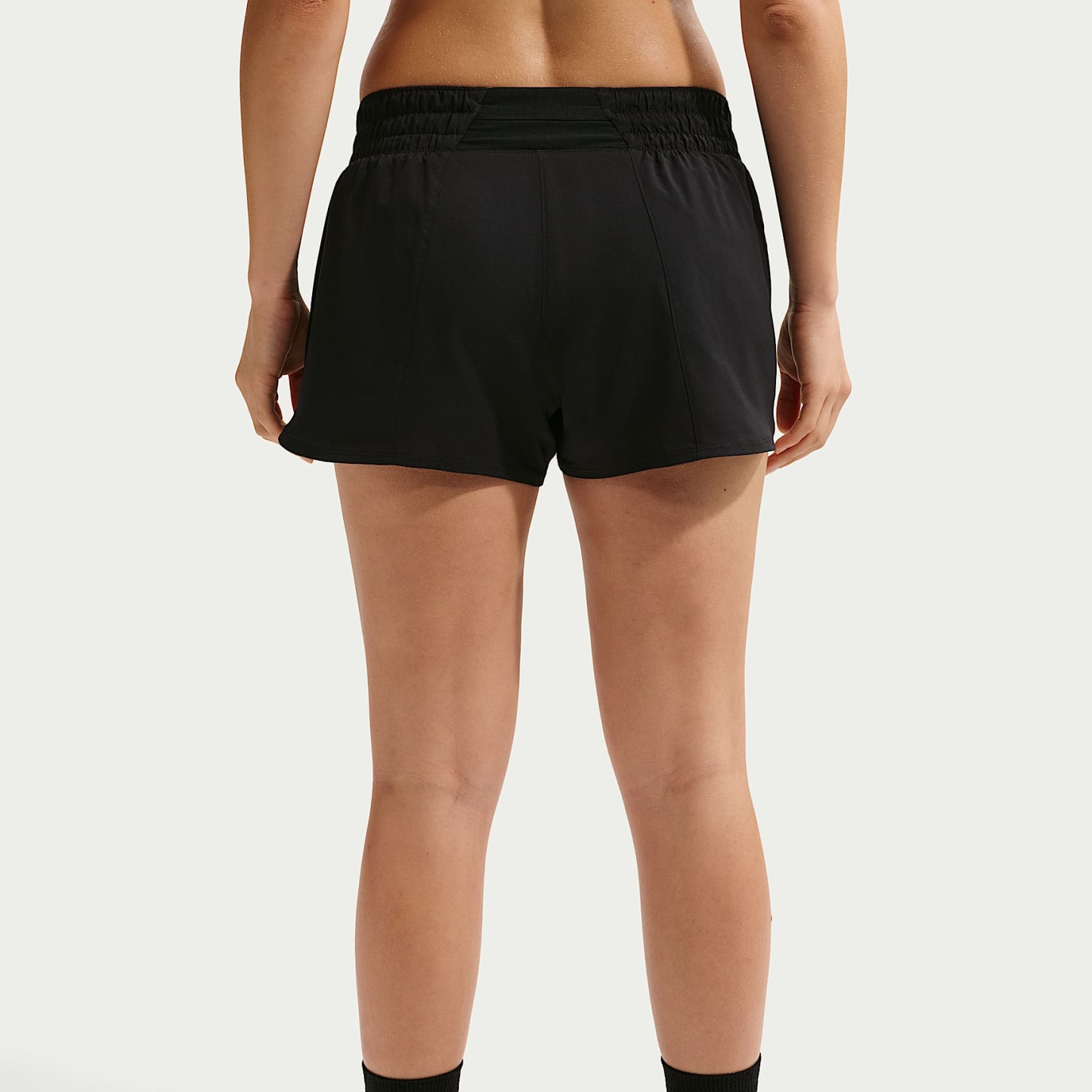 Nike One - Nike One Dri-FIT-Shorts mit mittelhohem Bund und Futter für Damen (ca. 7,5 cm)