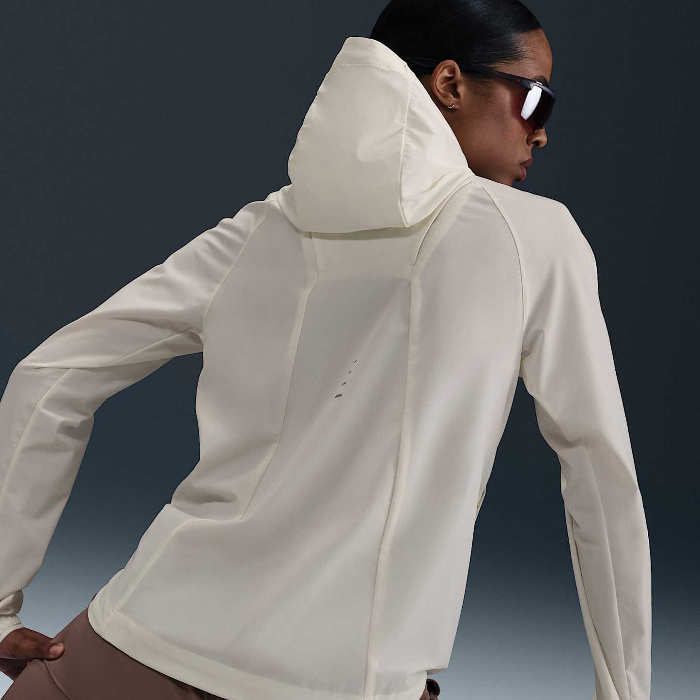 Nike Swift - Nike Swift verstaubare Repel-Laufjacke (Damen)