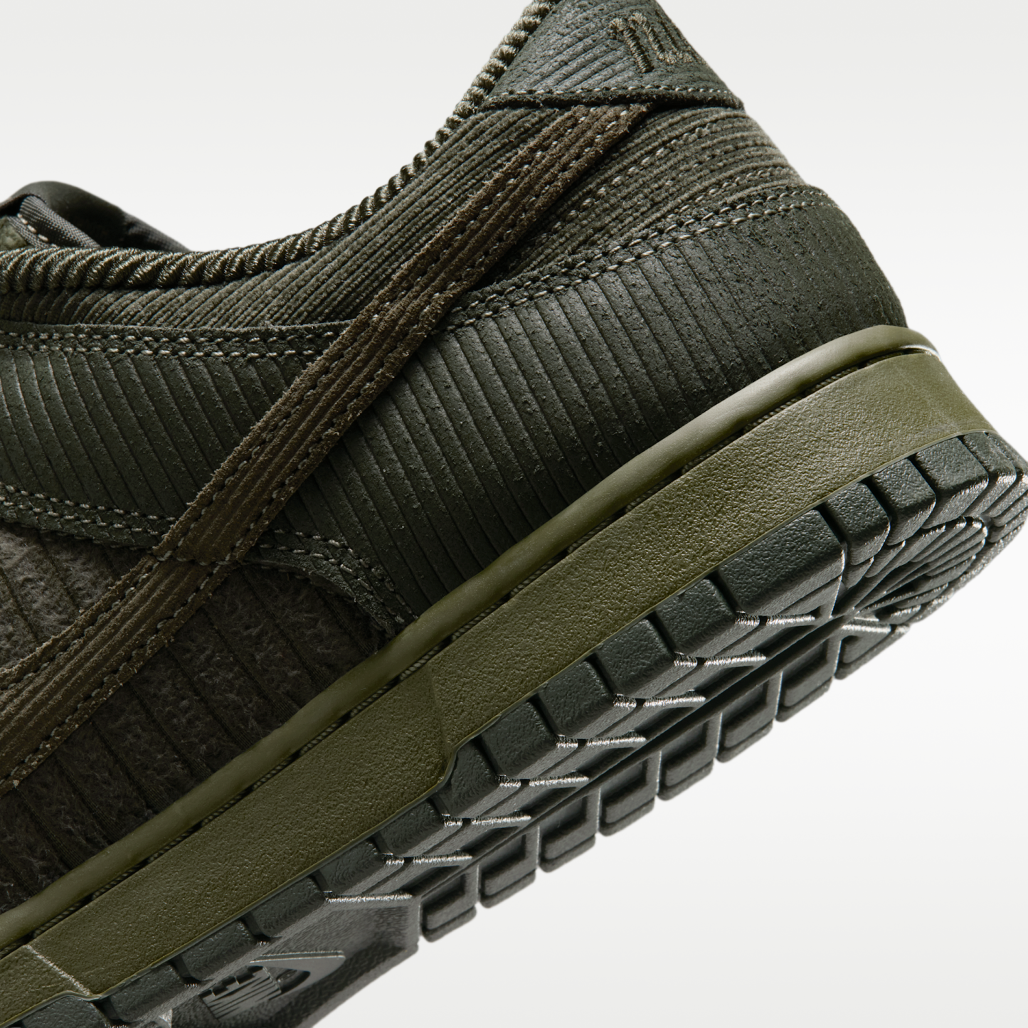 Nike Dunk Low Retro SE Leather/Suede - Cargo Khaki/Medium Olive/Sequoia/Cargo Khaki - 8