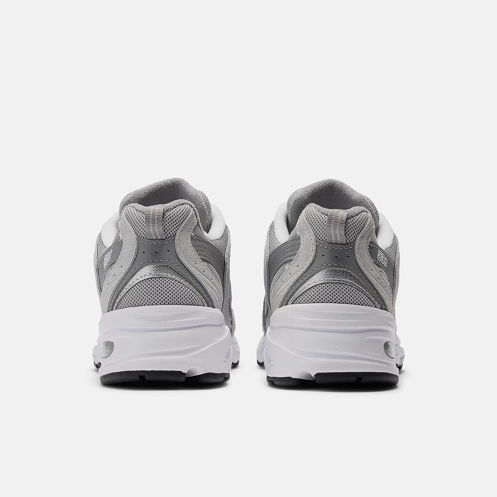 New Balance 530 - RAINCLOUD con SHADOW GREY y Silver Metallic - MR530CK