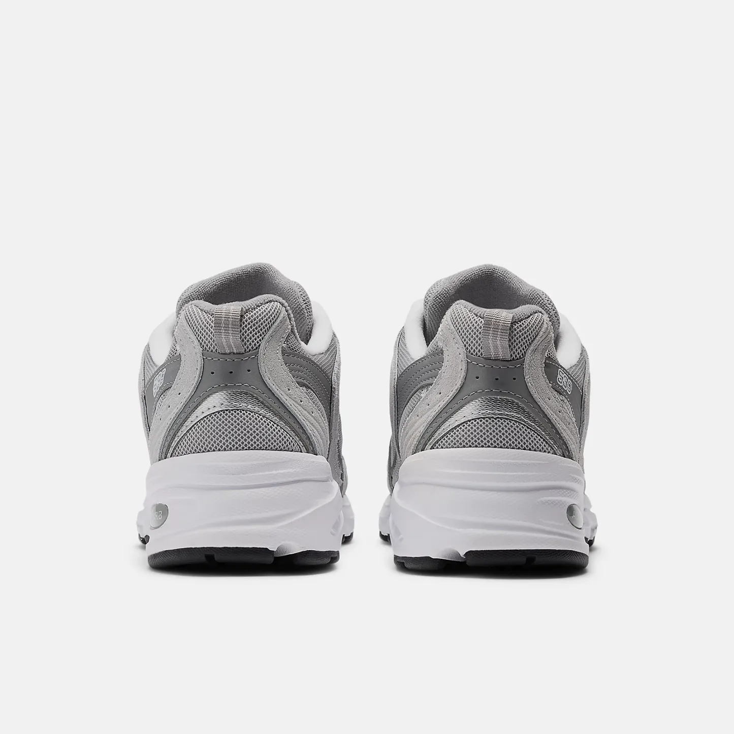 New Balance 530 - RAINCLOUD con SHADOW GREY y Silver Metallic - MR530CK