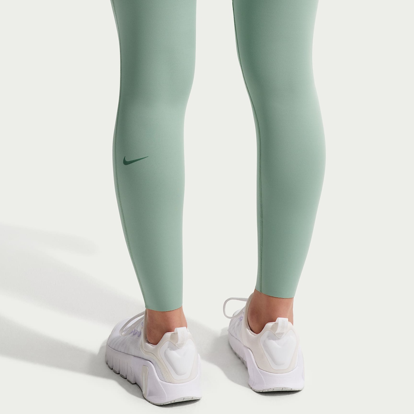 Nike Universa - Nike Universa 7/8-Leggings mit hohem Bund und ohne Frontnaht (Damen)