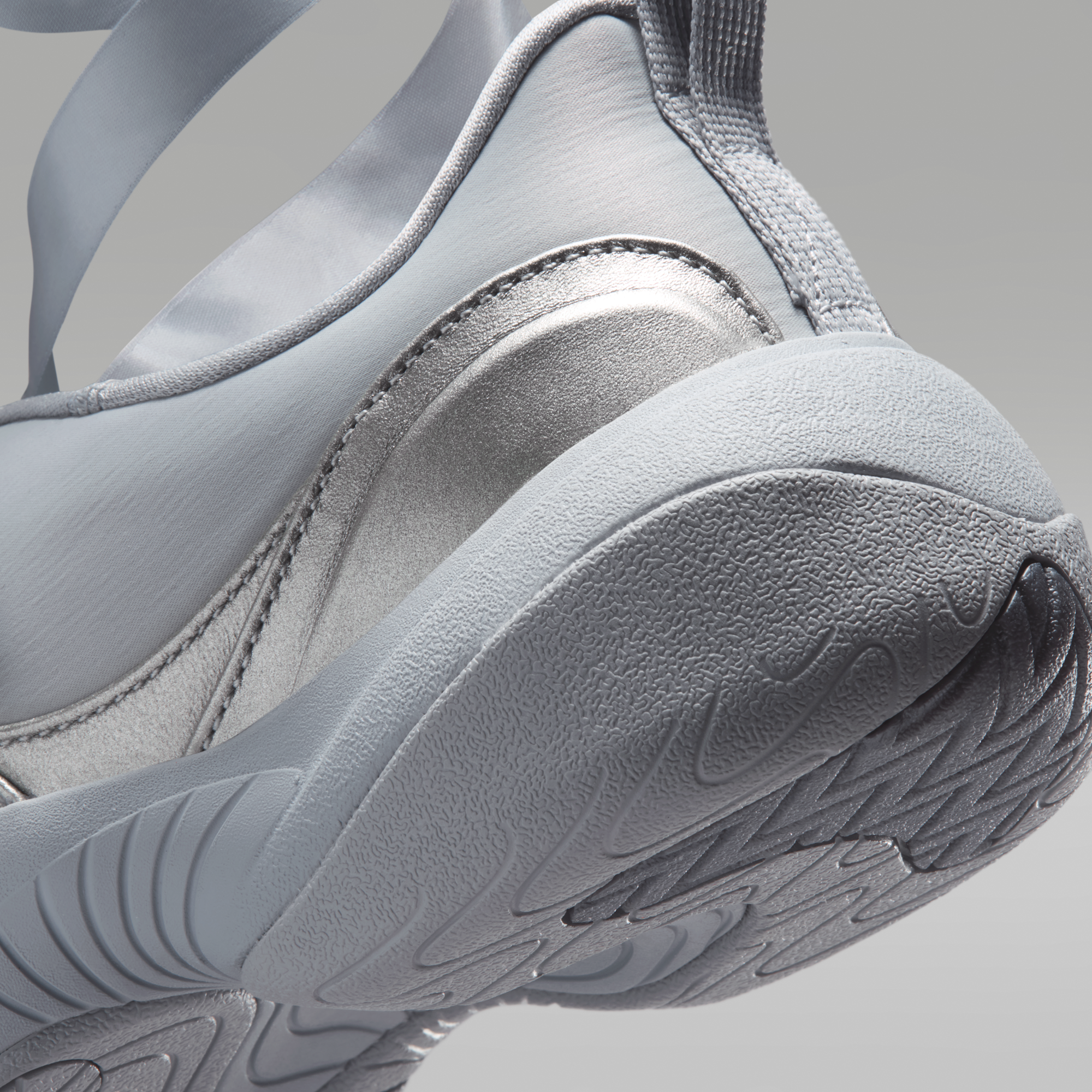 Jordan Pointe - Metallic Silver/Smoke Grey/Photon Dust - 8