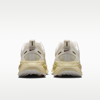 Nike Vomero 18 - Sail/Light Khaki/Filbert/Metallic Gold Grain - 6