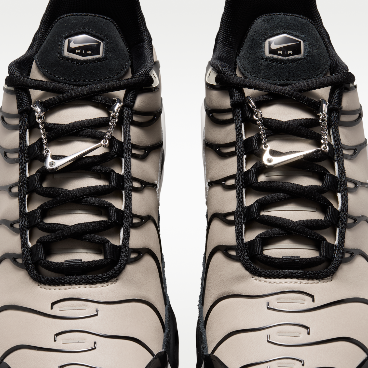 Nike Air Max Plus SE - Cream II/Summit White/Μαύρο - 9