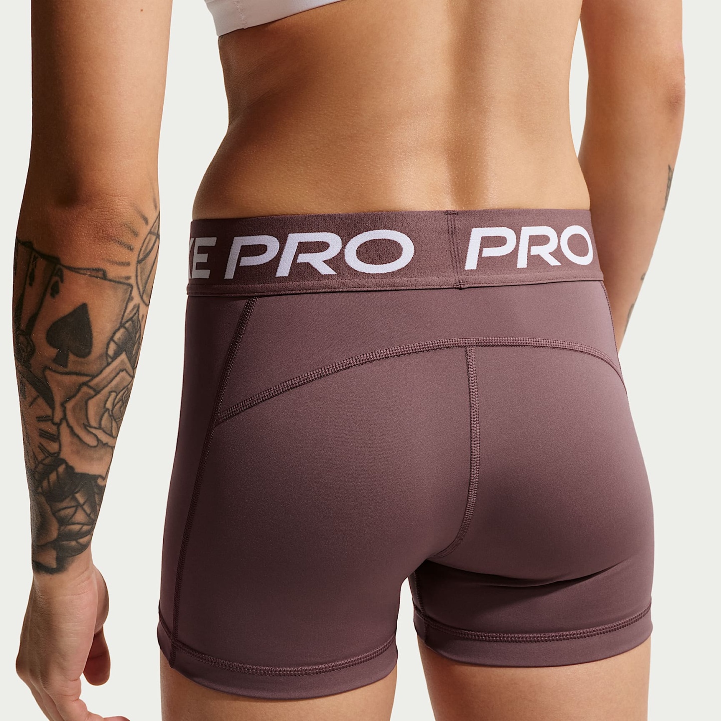 Nike Pro - Nike Pro Grafik Bike-Shorts mit mittelhohem Bund (Damen, ca. 7,5 cm)