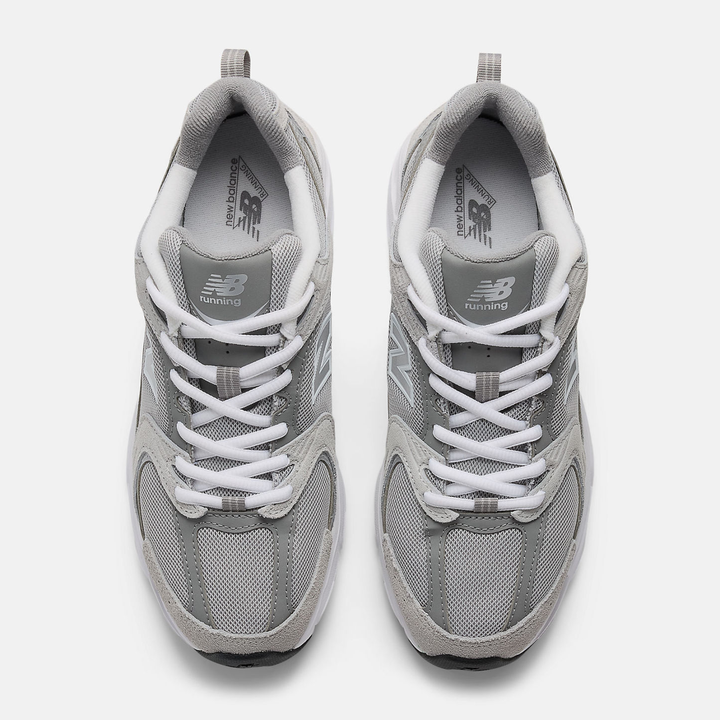 New Balance 530 - RAINCLOUD con SHADOW GREY y Silver Metallic - MR530CK