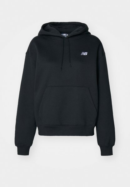 Sudadera negra de mezcla de algodón, con bolsillo tipo canguro, capucha con cordón y logo bordado en el lado izquierdo del pecho.