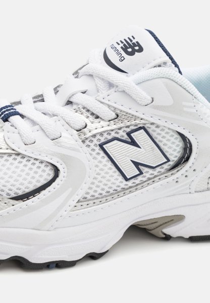 New Balance 530 UNISEX - Zapatillas - Grey/White/Silver - imagen 8