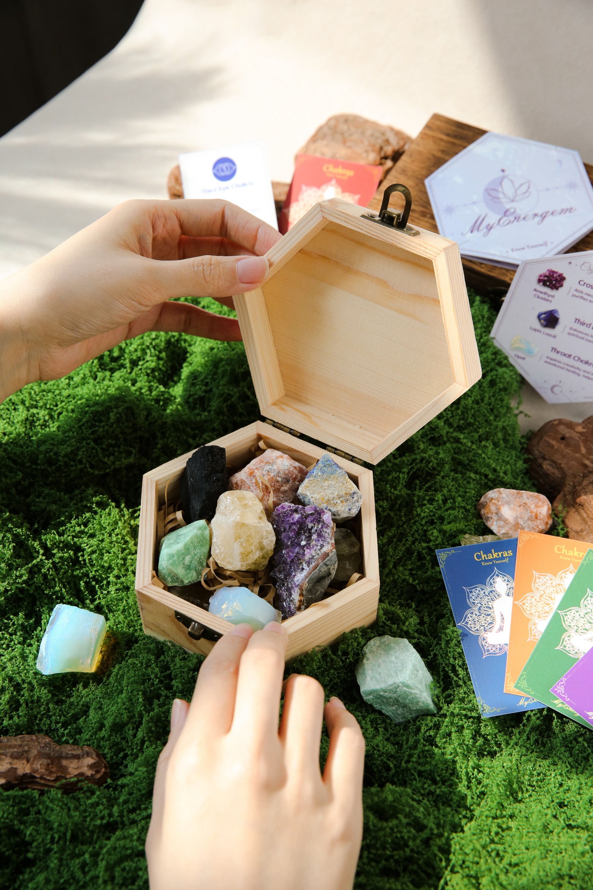 7 Chakra Healing Crystal Gift Box