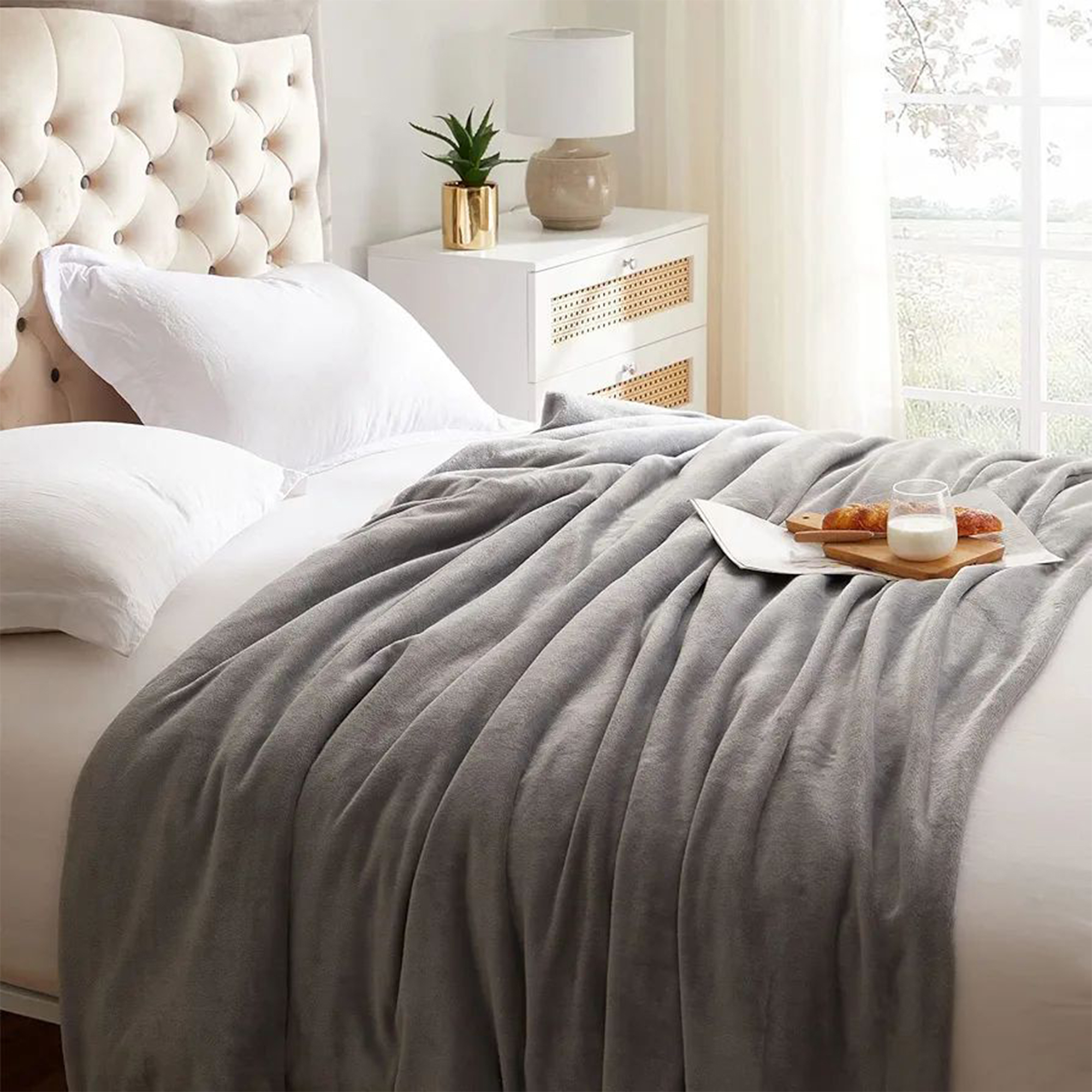 Featherlight Microfiber Fleece Throw Blanket