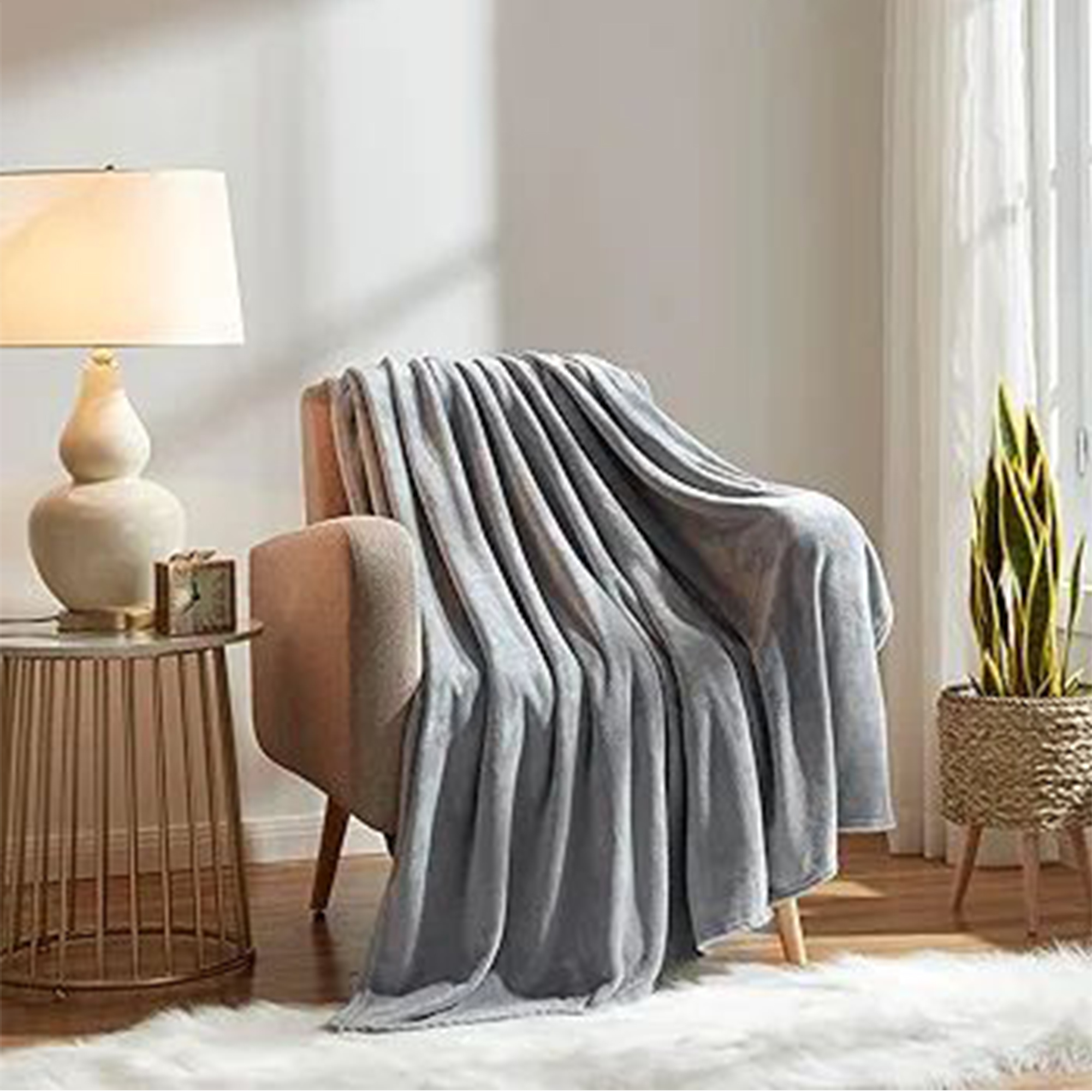 Featherlight Microfiber Fleece Throw Blanket