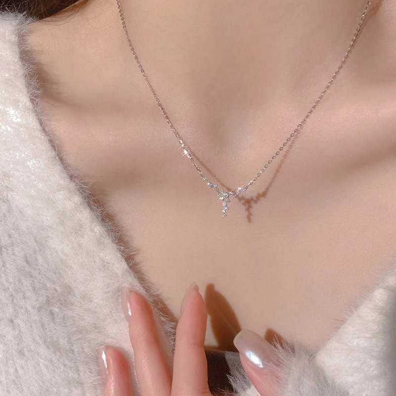 Colier galaxie strălucitor Colier de lux cu stea cu diamante ușoare Lant pentru claviculă în stil simplu pentru femei Accesorii de modă