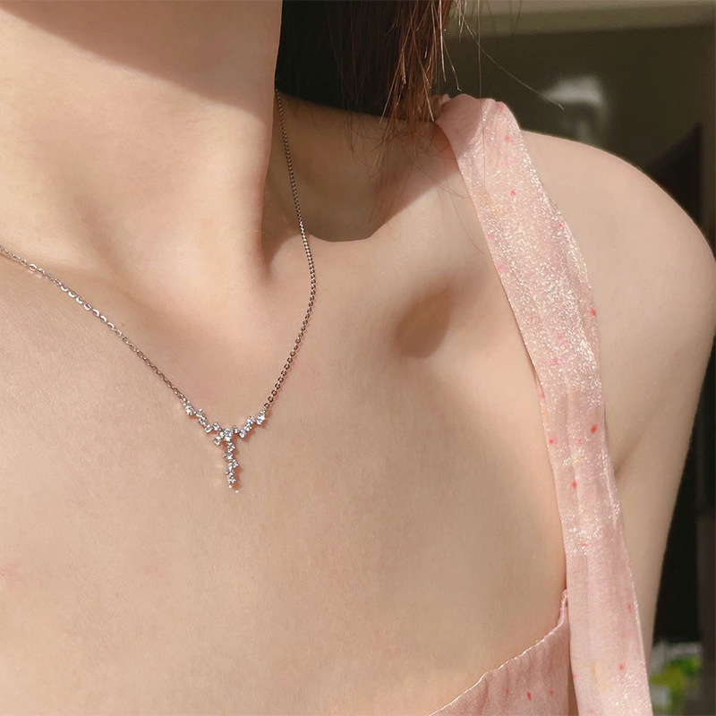 Colier galaxie strălucitor Colier de lux cu stea cu diamante ușoare Lant pentru claviculă în stil simplu pentru femei Accesorii de modă