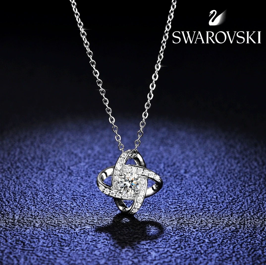 Chanel Ελαφρύ, πολυτελές κολιέ με διαμάντι από moissanite