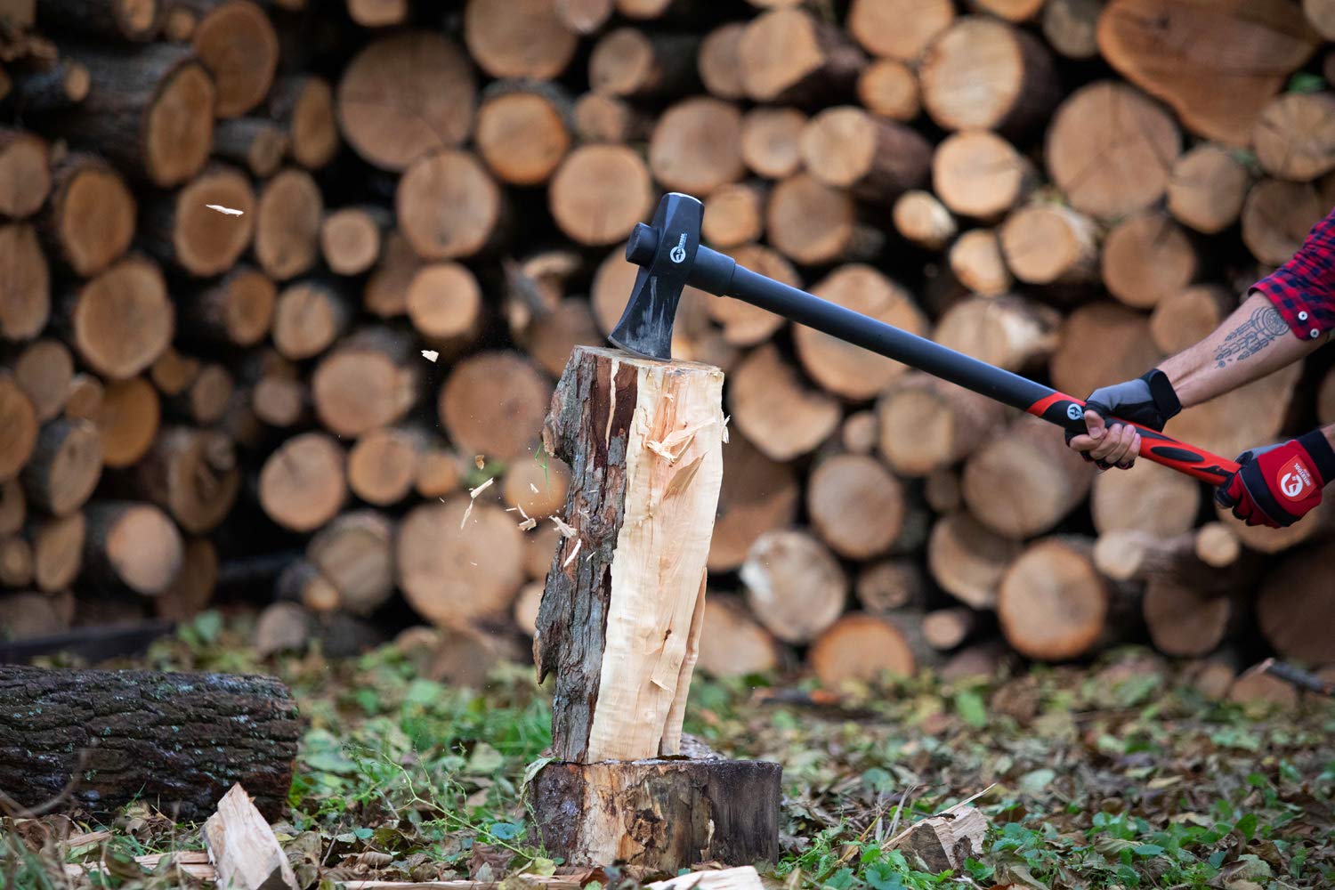 INTERTOOL 24 colių metimo kirvis, 2,2 svaro, trumparankis kirvis, stovyklavimo krepšys, amortizacinė stiklo pluošto rankena, su ašmenų dangteliu HT-0263