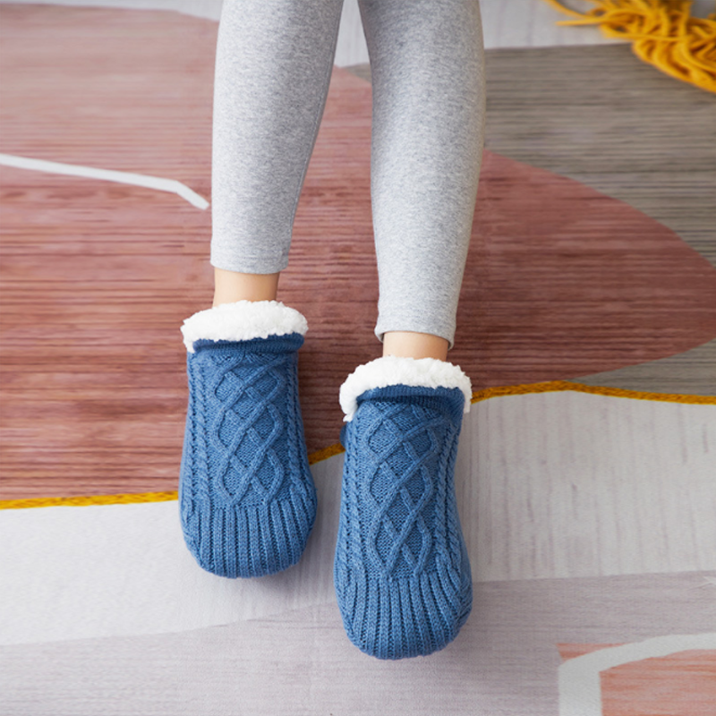 Eine neue Definition von Komfort, Mode beginnt an den Fußsohlen! Spüren Sie die Weichheit und Wärme der flauschigen V-förmigen Slipper und Socken