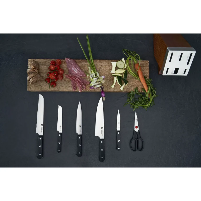 Časovo obmedzená ponuka ZWILLING® | 6 nožov + 1 pár nožníc + držiak na nože (s brúskou)