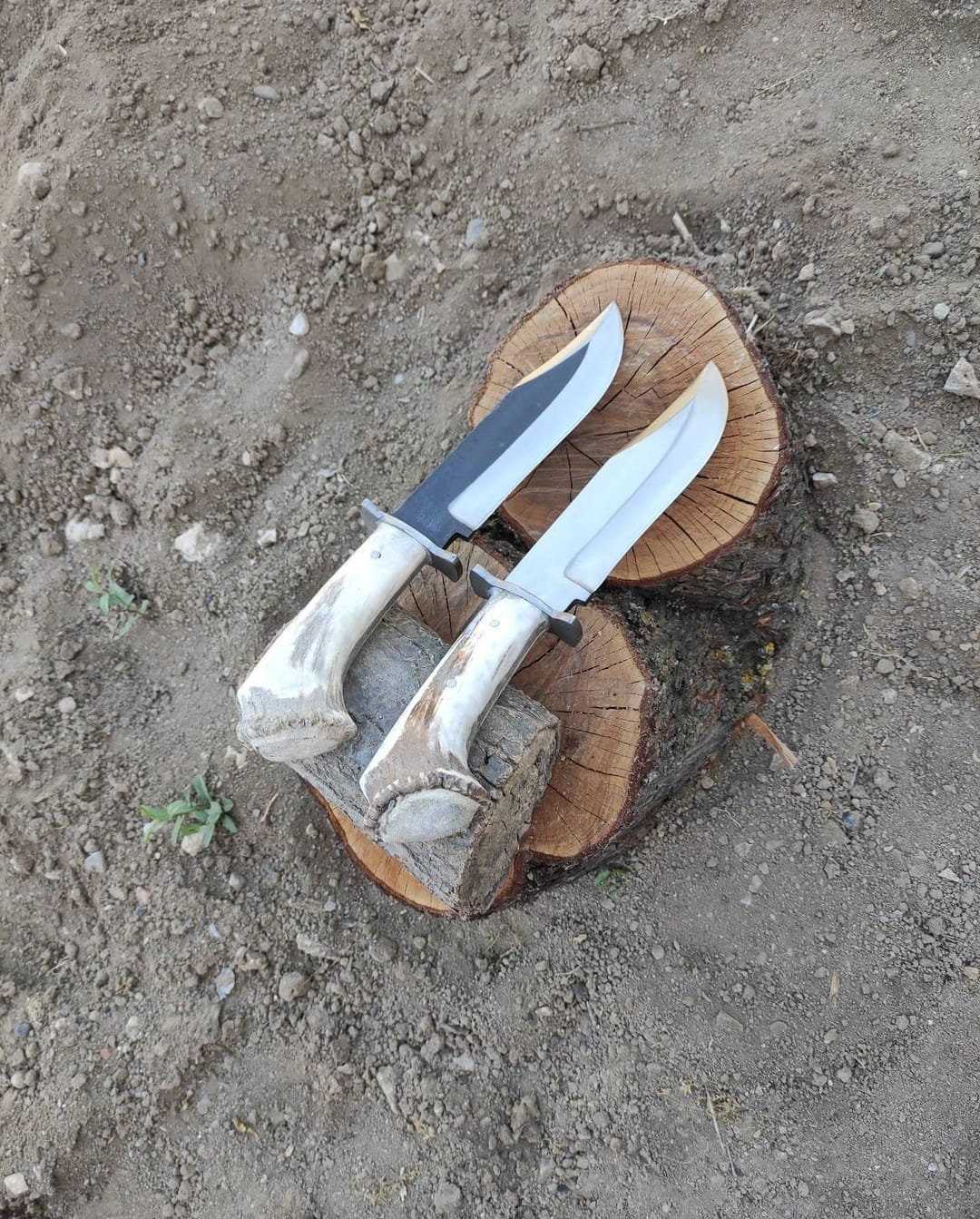 🔥Cuțit cu mâner de coarne din oțel forjat manual ca cadou pentru iubit