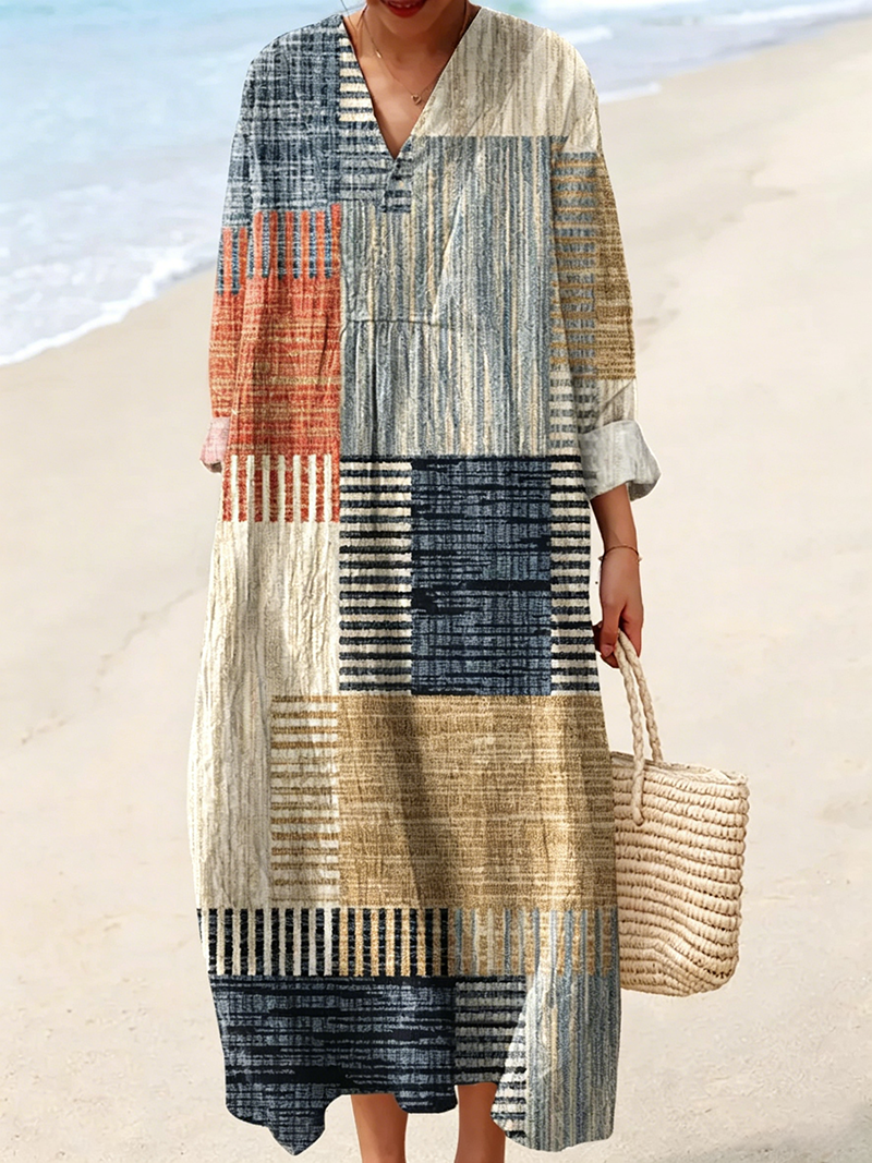 Langes Damenkleid aus farbenfrohem Seidenmischgewebe mit Patchwork-Design