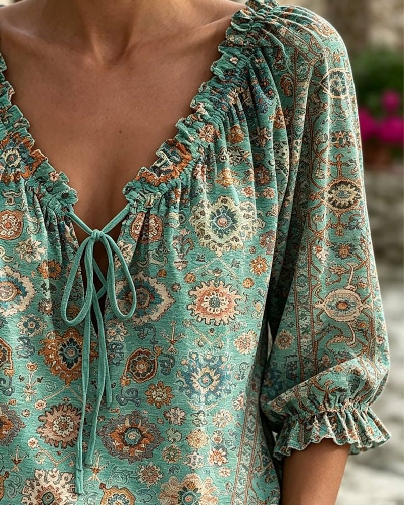 Elegante Bluse mit Polka-Dot-Muster und SchnÃ¼rdetail