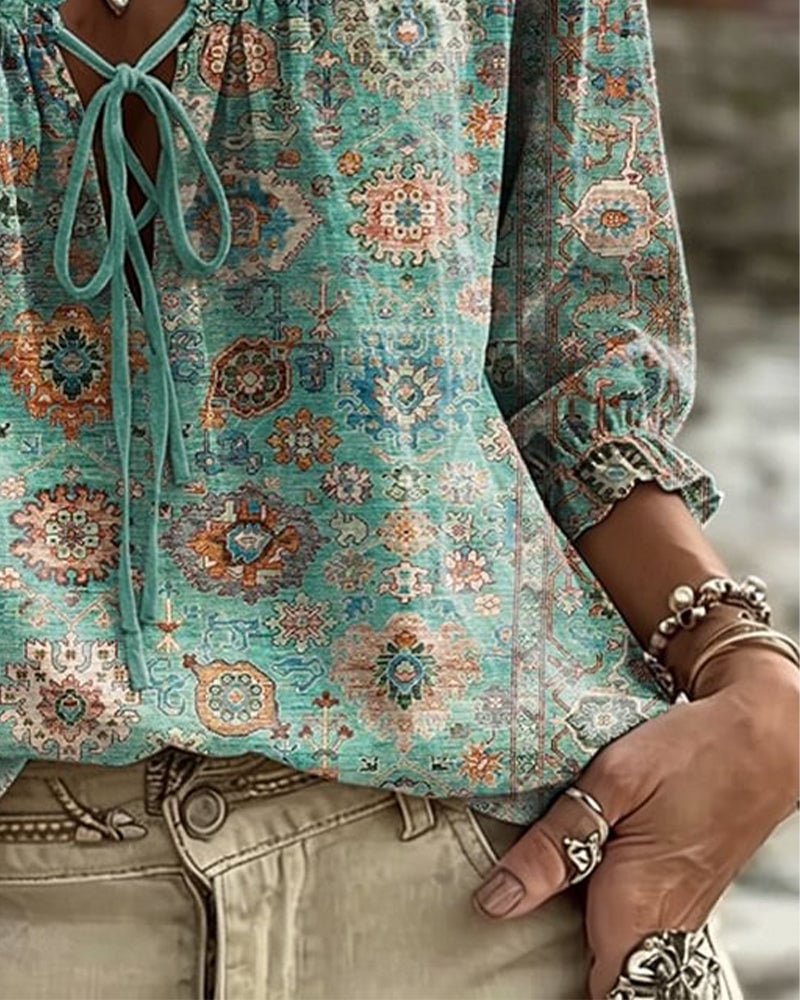 Elegante Bluse mit Polka-Dot-Muster und SchnÃ¼rdetail