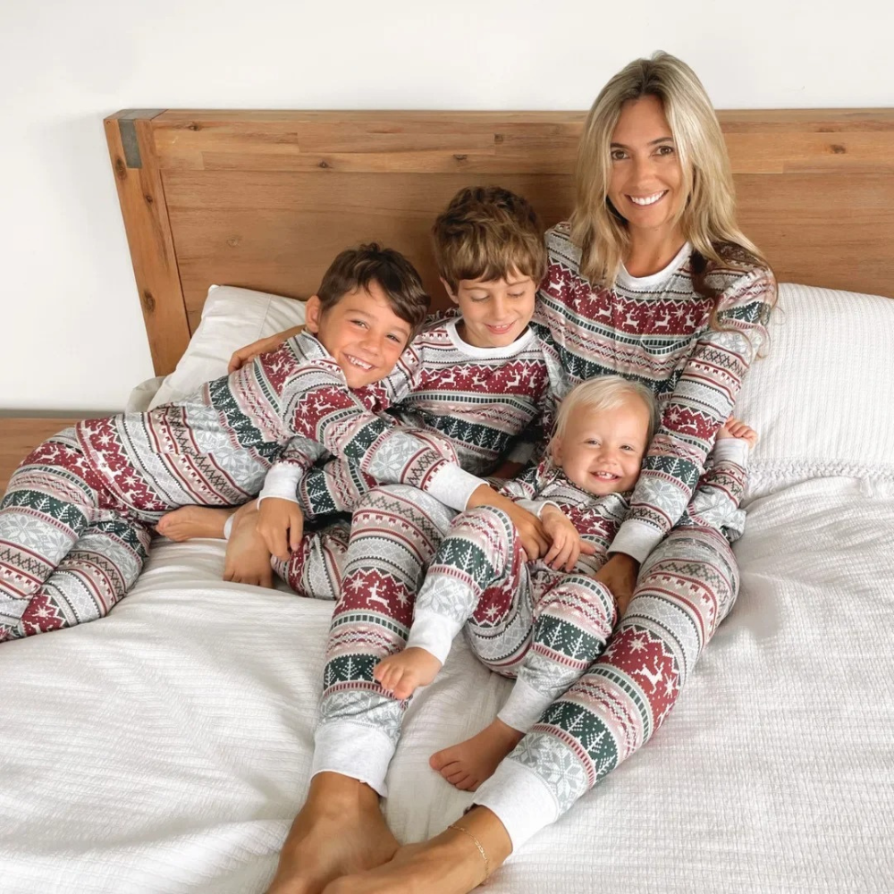 Christmas Print Family Matching Pajamas SetsChristmas Print Family Matching Pajamas Sets - Image 3
