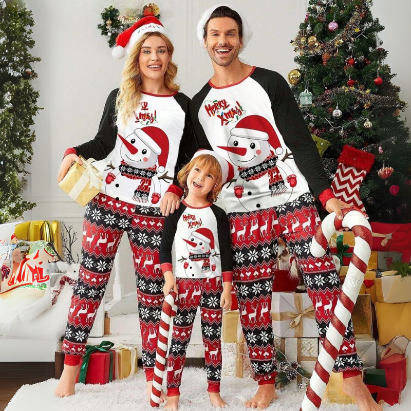 Christmas Theme Print Family Matching Pajama SetChristmas Theme Print Family Matching Pajama Set - Image 1