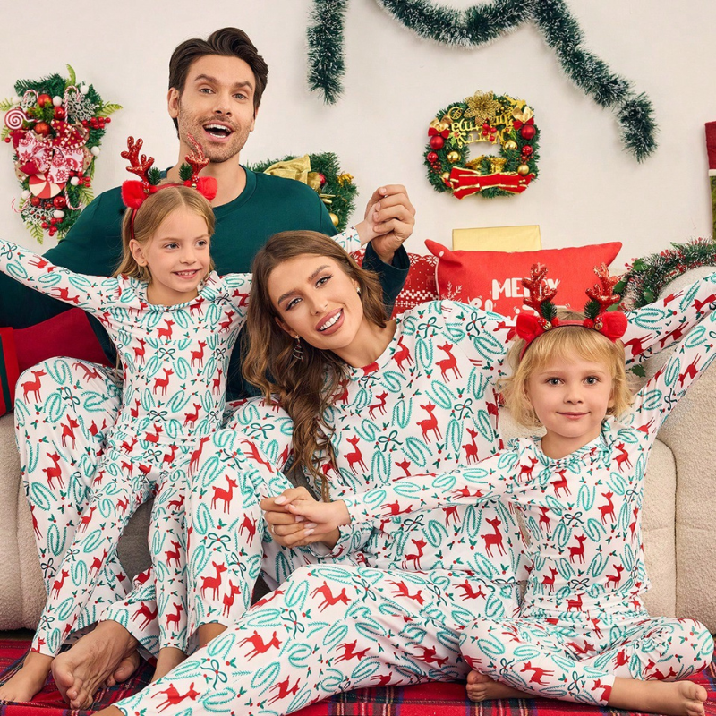 Family Matching Christmas Pajama Set With Reindeer PrintFamily Matching Christmas Pajama Set With Reindeer Print - Image 2
