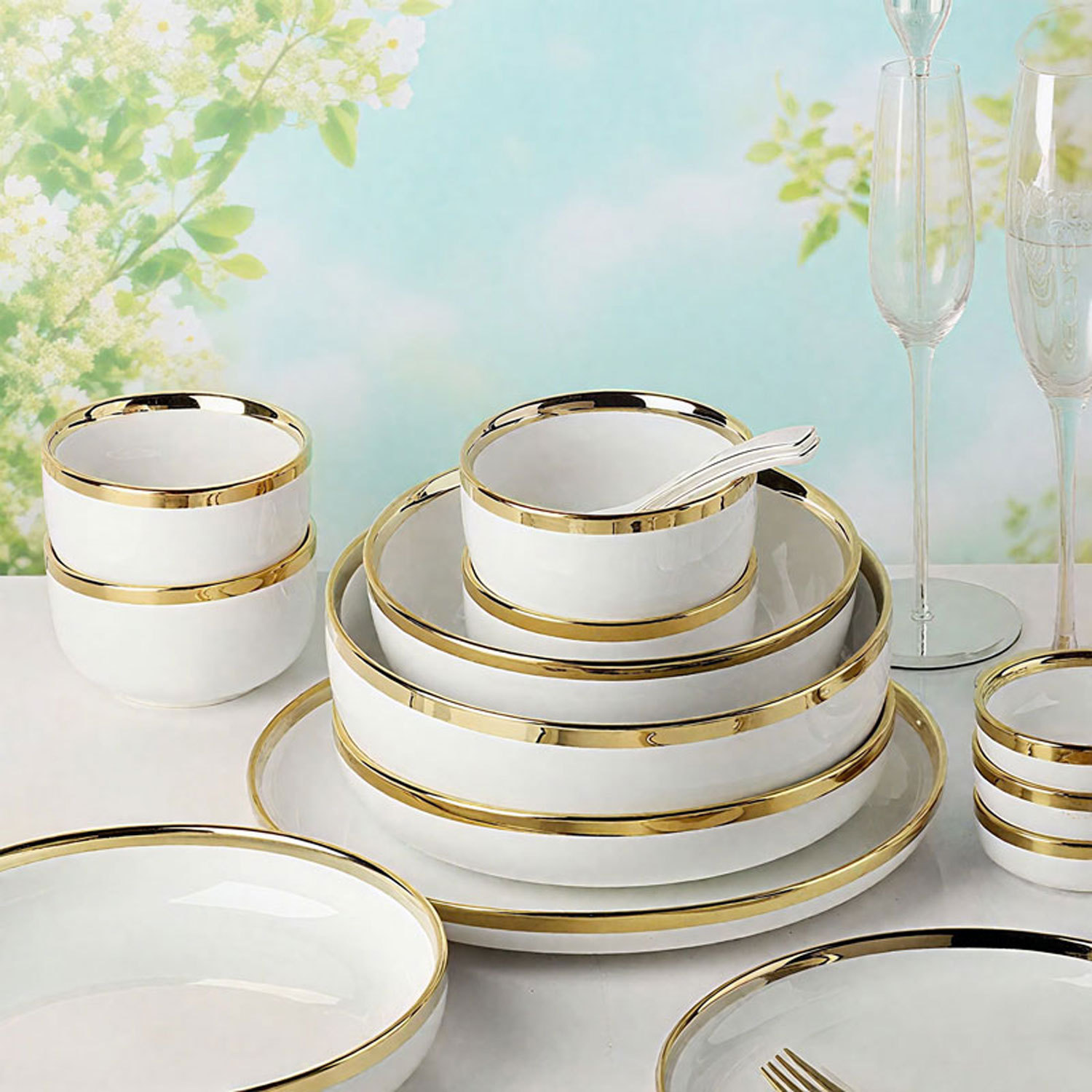 European Gold-Rimmed Bone Tableware Set