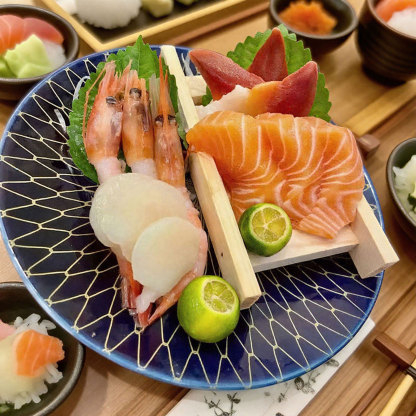 Creative Japanese ceramic round plate