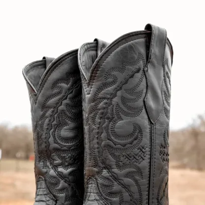 Matné černé boty z pythonovy kůže - hranatá špička