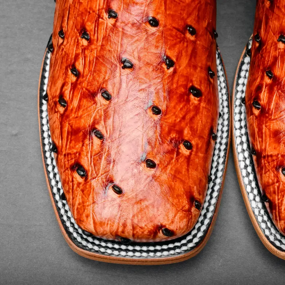 Kozačky z pštrosí kůže v koňakové barvě - hranatá špička