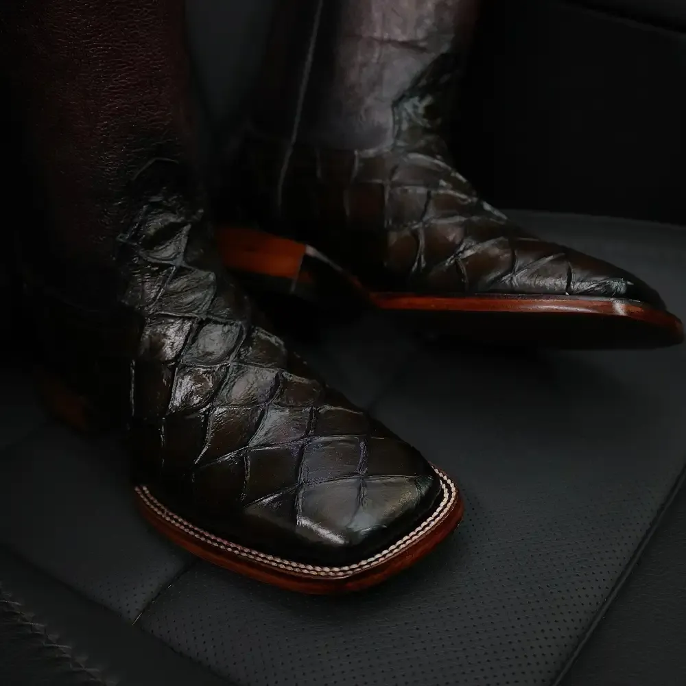 Vínové kožené boty Pirarucu – čtvercová špička