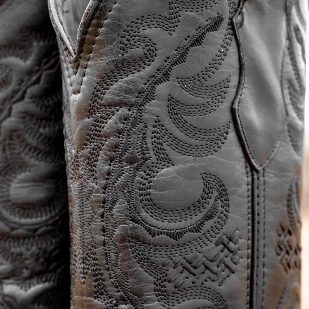 Matné černé boty z pythonovy kůže - hranatá špička